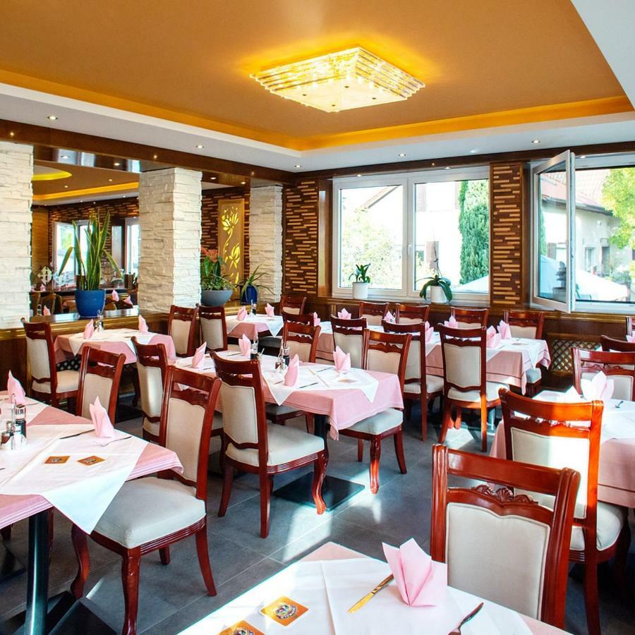 Gaststaette Lin Garden Hotel Untergruppenbach Exterior photo